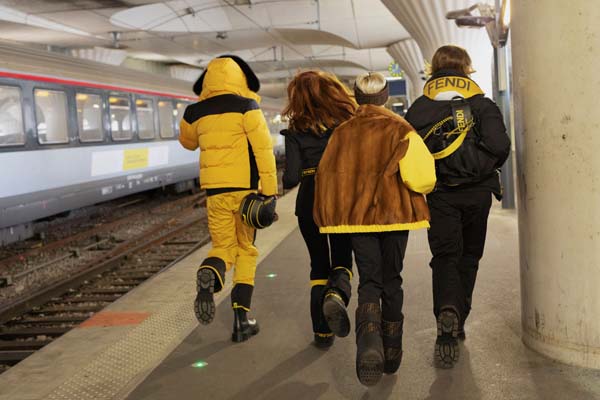 FENDI 2020-2021 Kayak Kıyafetleri Koleksiyonu