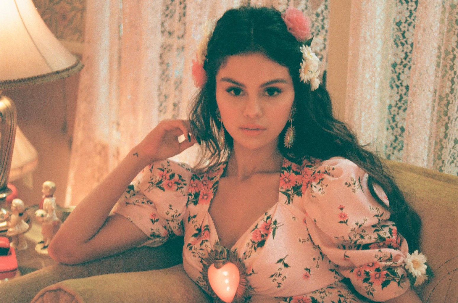 Selena Gomez'den İspanyolca Aşk Marşı