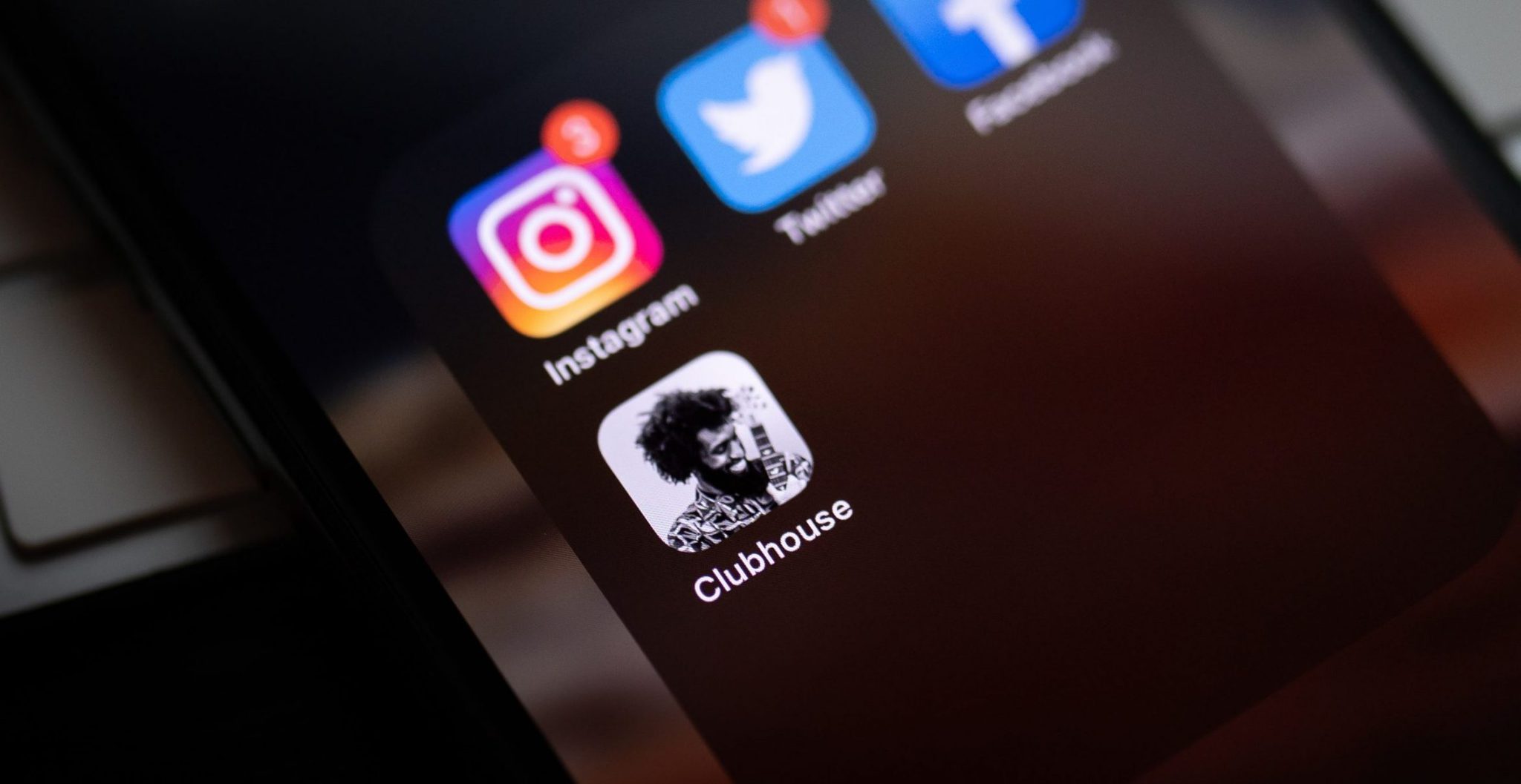 Davetiyeli ve Sesli Sosyal Medya: Clubhouse