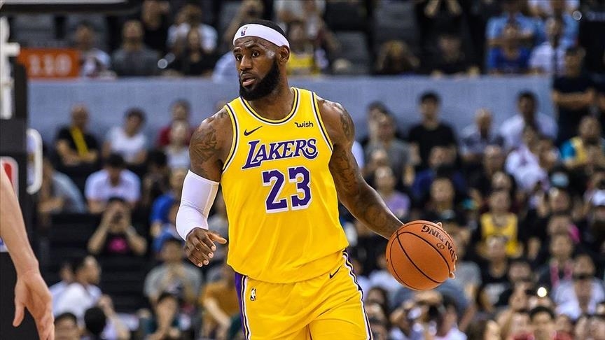 NBA'de Lakers Nuggets karşısında LeBron James ile kazandı