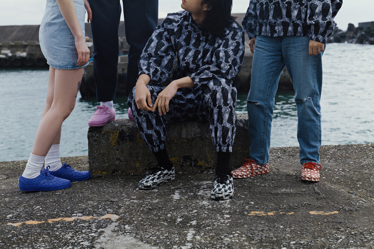 Vans ve Opening Ceremony Koleksiyonu Satışta