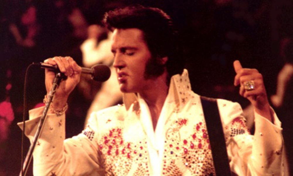 Elvis Presley'in Gitarı 500 Bin Dolara Satıldı