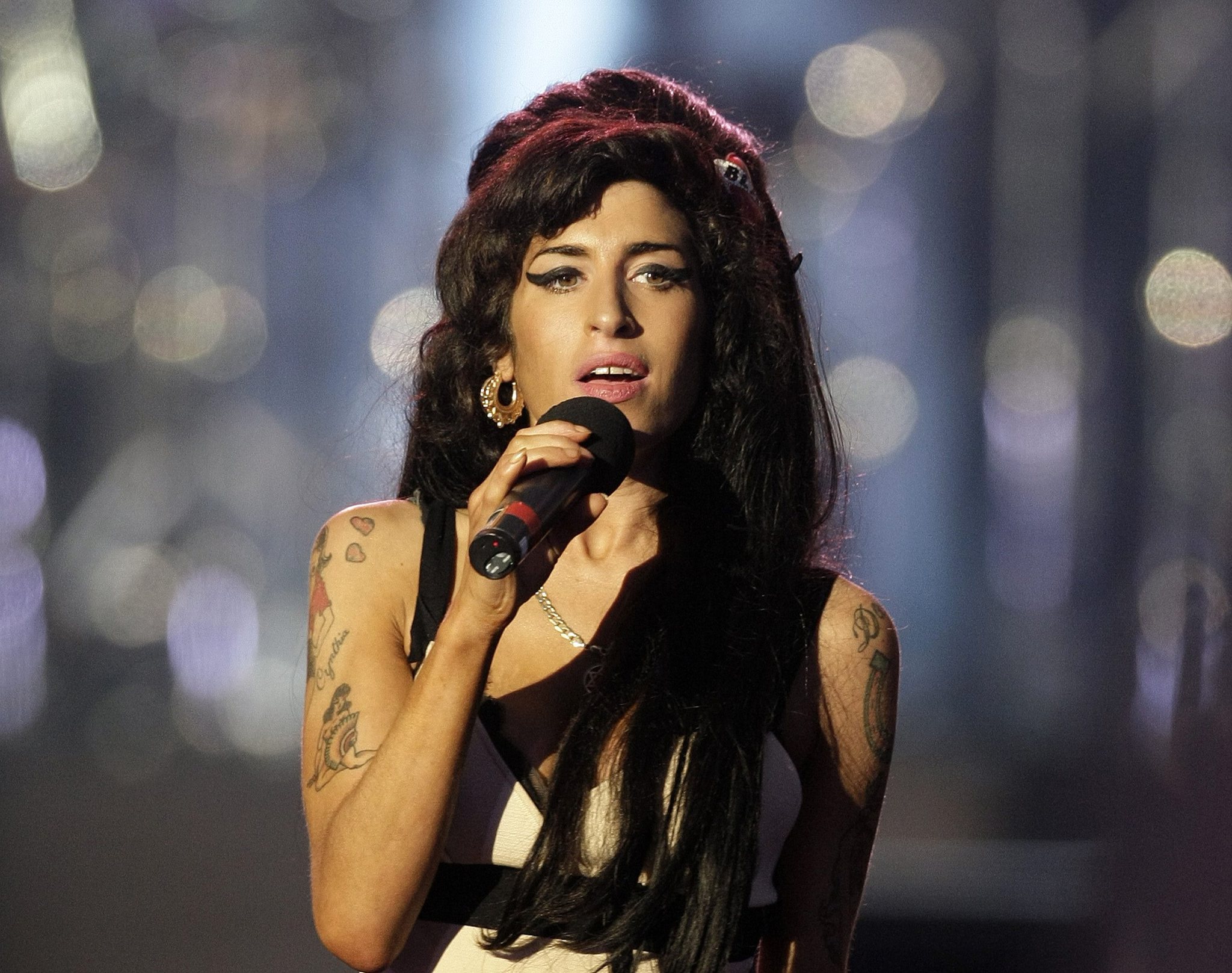 Amy Winehouse'un Annesi Yeni Bir Belgesel Hazırlıyor