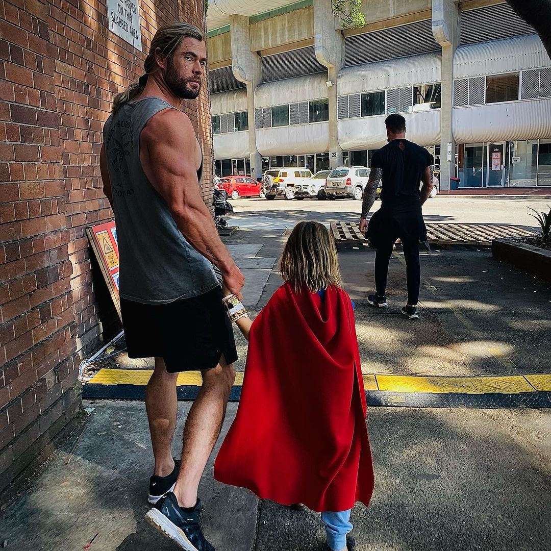 Chris Hemsworth'un Oğlu Thor Değil Süpermen Olmak İstiyor