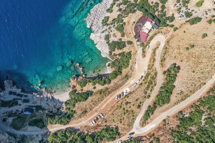 Akdeniz'de korsanların saklandığı koya turist akını