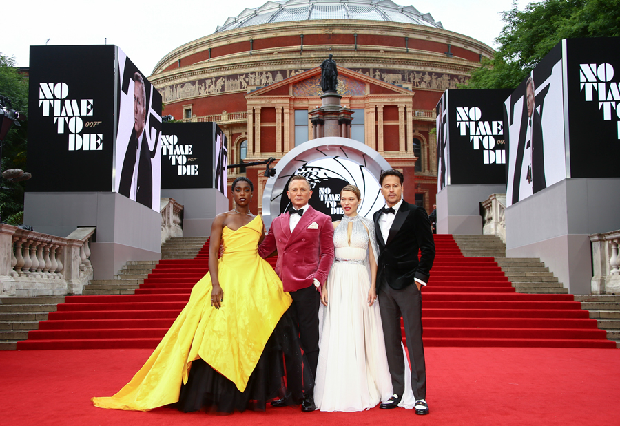 No Time to Die İkinci Haftada Zirveye Çıktı