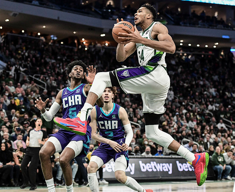 Bucks galibiyet serisini 8 maça çıkardı