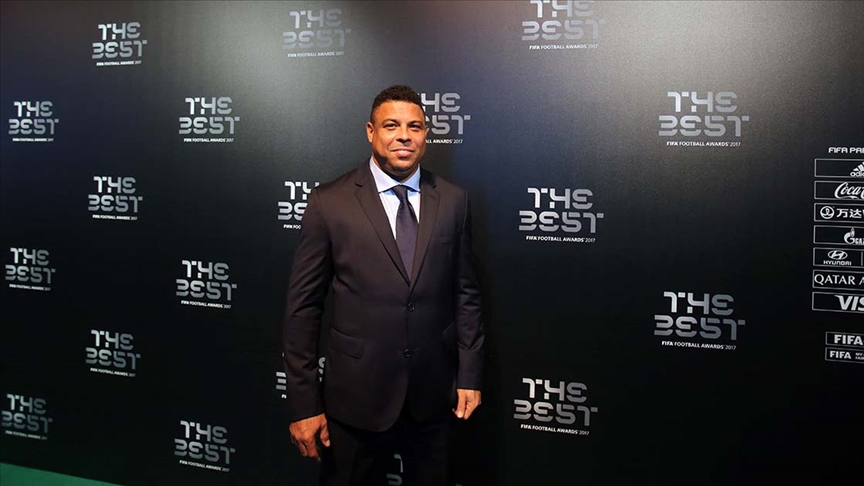 Brezilyalı Ronaldo, Cruzeiro'yu satın aldı