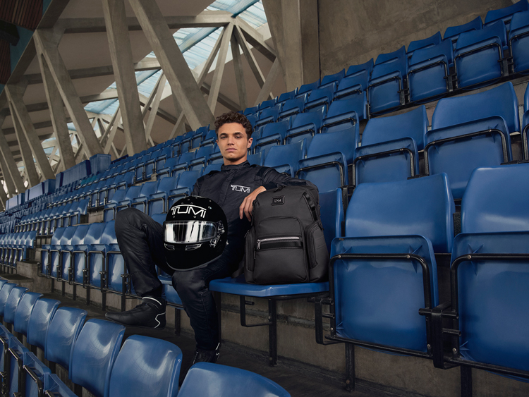 TUMI Alpha Bravo Her Alanda Hayatınızı Kolaylaştırıyor