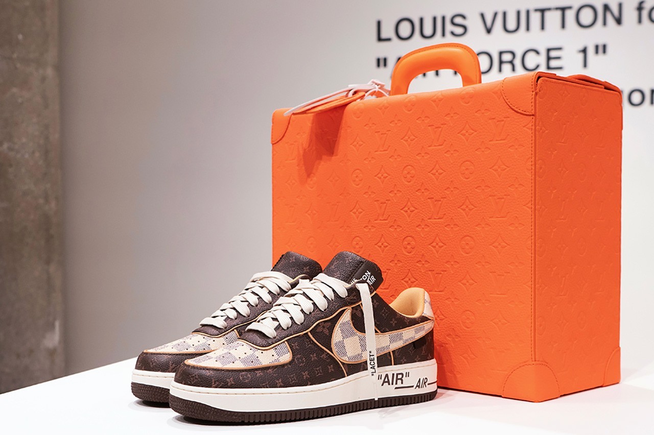Virgil Abloh'un İlk Louis Vuitton x Nike Air Force 1'i 350.000 Doların Üzerinde Satıldı