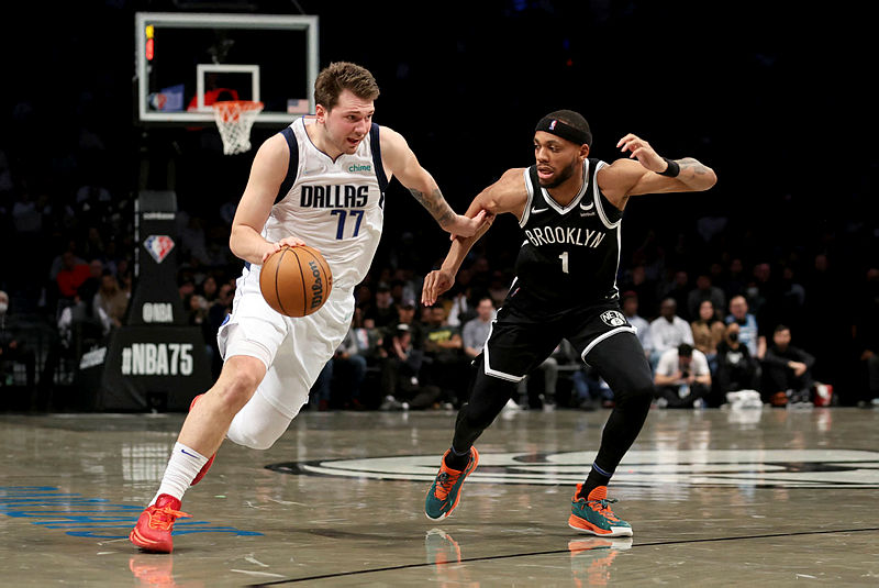 NBA'de Mavericks, deplasmanda Nets'i son saniye basketiyle devirdi