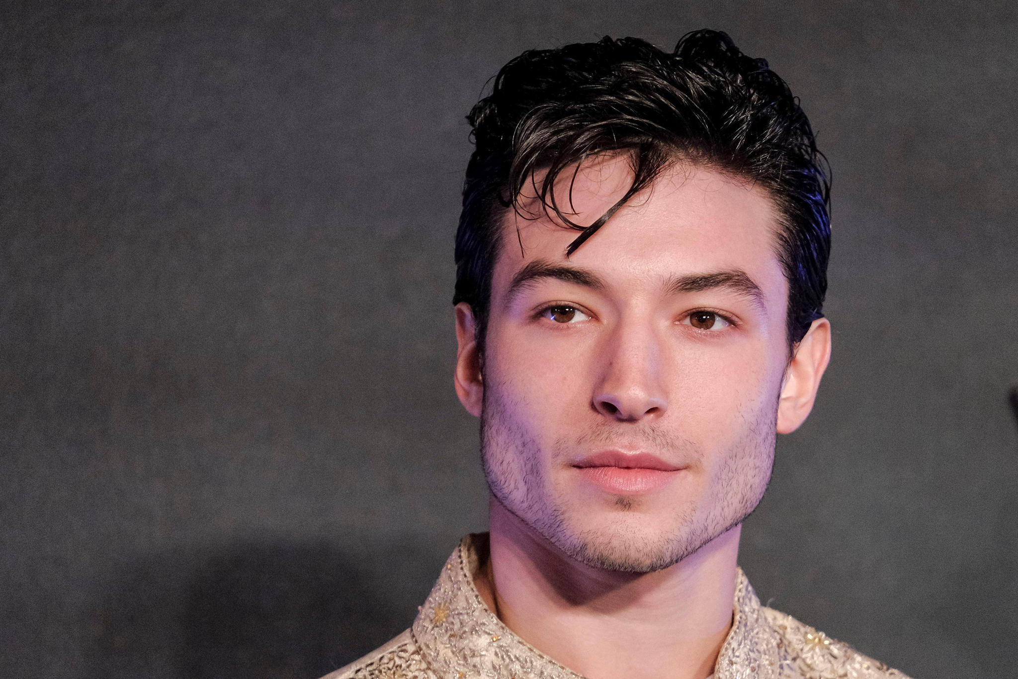 Warner Bros. Ezra Miller'lı Projelerini Durdurmak İstiyor