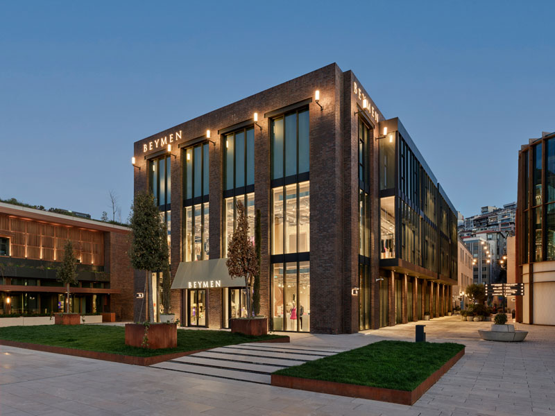 Moda ve Sanattan İlhamla Boğaz'a Merhaba: Beymen Galataport