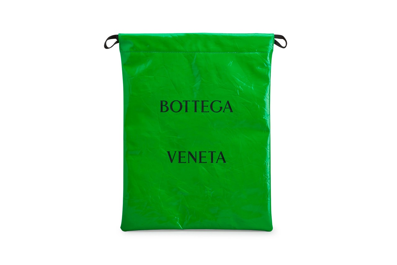 Bottega Veneta'nın Yeni Kırışık Deri Kılıfı