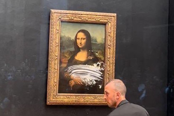 Mona Lisa'ya pastalı saldırı