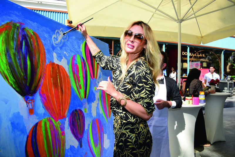 Özel koleksiyon için ünlü isimler ressam oldu