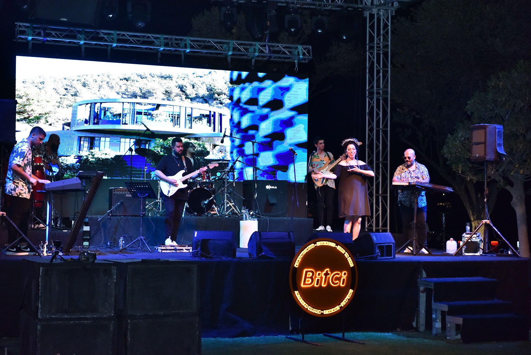 Ünlü isimler Cennet Koyu'nda buluştu