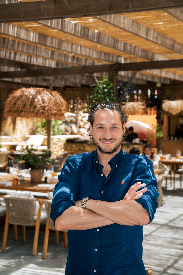 Burak Beşer The Beach of MOMO'nun Hikayesini Anlatıyor