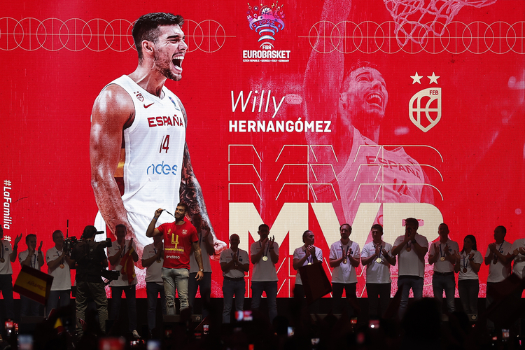 İspanya, Avrupa basketbol şampiyonluğunu Madrid'de kutladı