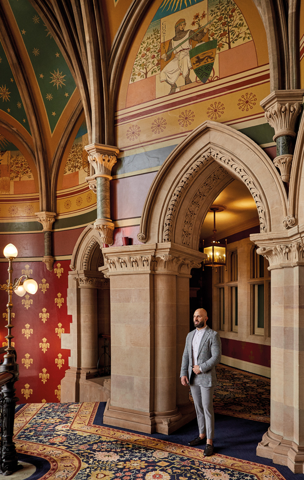 Sevdiğin İşi Yap, Yaptığın İşi Sev