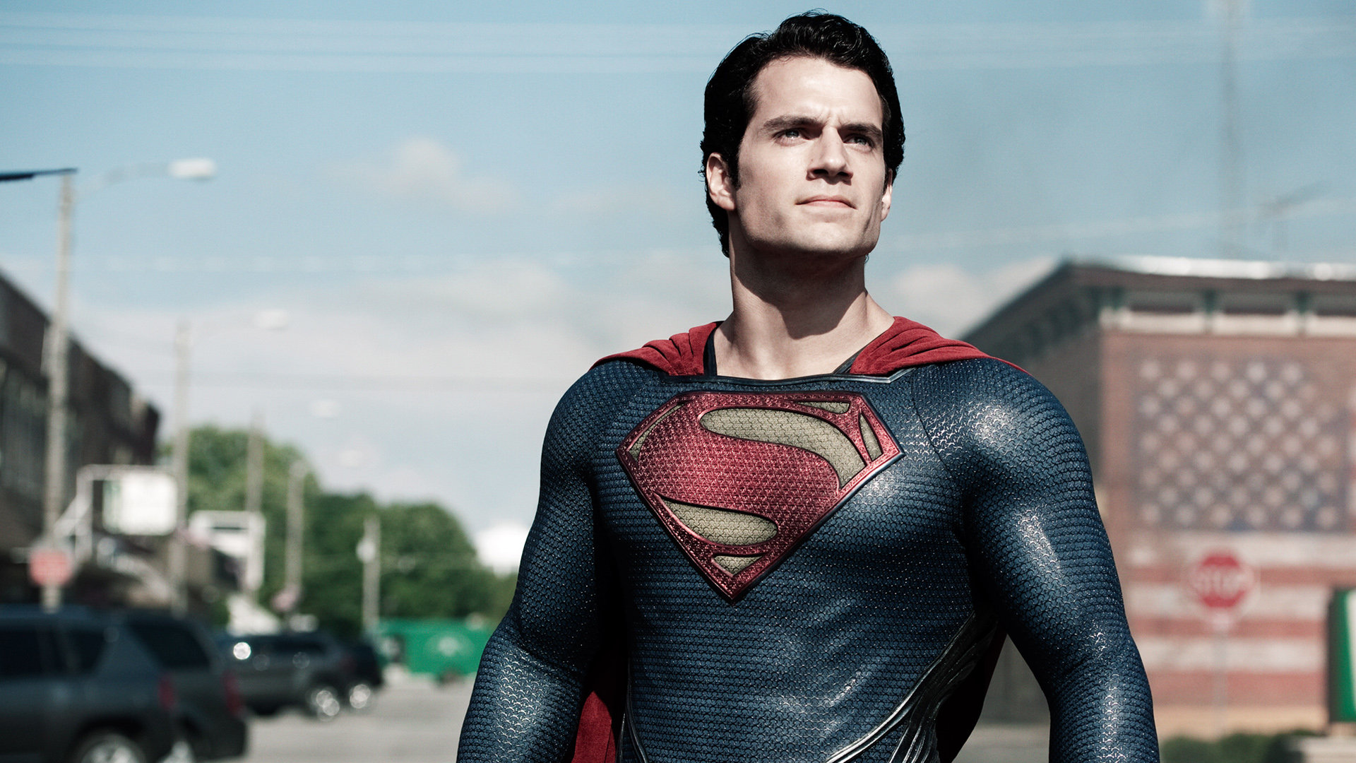 Henry Cavill "Superman"e Dönüşünü Doğruladı