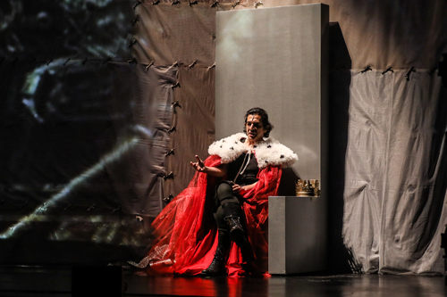 Okan Bayülgen Shakespeare’in III. Richard’ını Uyarladı