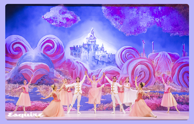 Antalya Devlet Opera ve Balesi "Fındıkkıran" balesini sahneledi