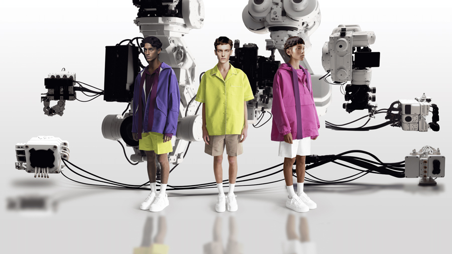 Maison Valentino'nun Yeni "Essentials" Koleksiyonu