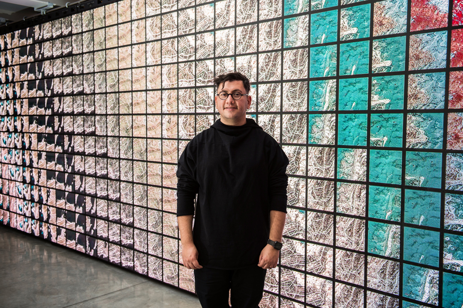 Refik Anadol Depremzedelere Yardım İçin Kampanya Düzenledi