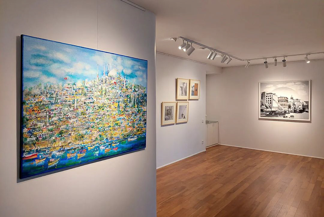 Sanatçı ve Koleksiyonerler Depremzedeler İçin Müzayede Düzenledi