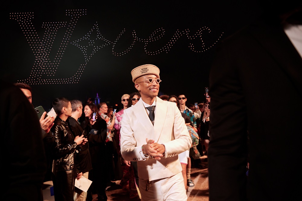 Pharrell Williams’lı Louis Vuitton’dan Hong Kong Çıkartması