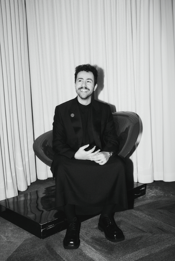 Ramy Youssef'in Oscar Görünümü, Farklı Dünyaları Bir Araya Getiriyor