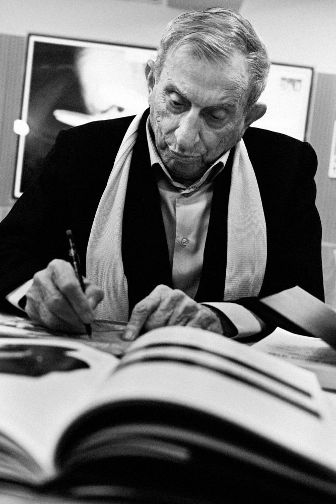 Esquire The Big Legend Book’un İlk İmza Günü