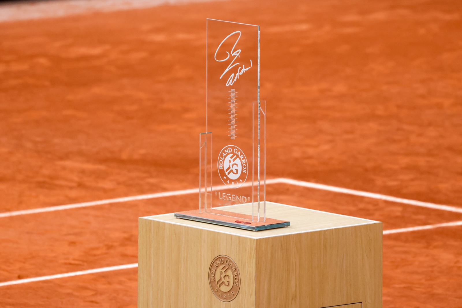 Paris’te Kırmızı Tozlar Arasında Neler Oluyor?