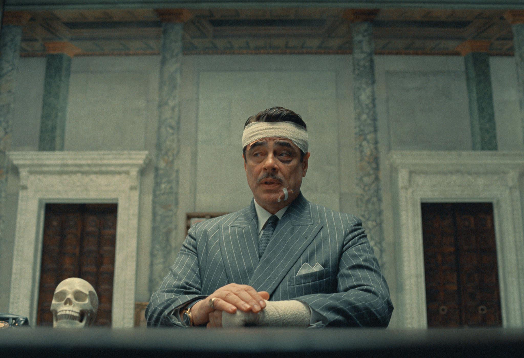 Wes Anderson’ın “Fenike Planı”ndaki Gizli Karanlık
