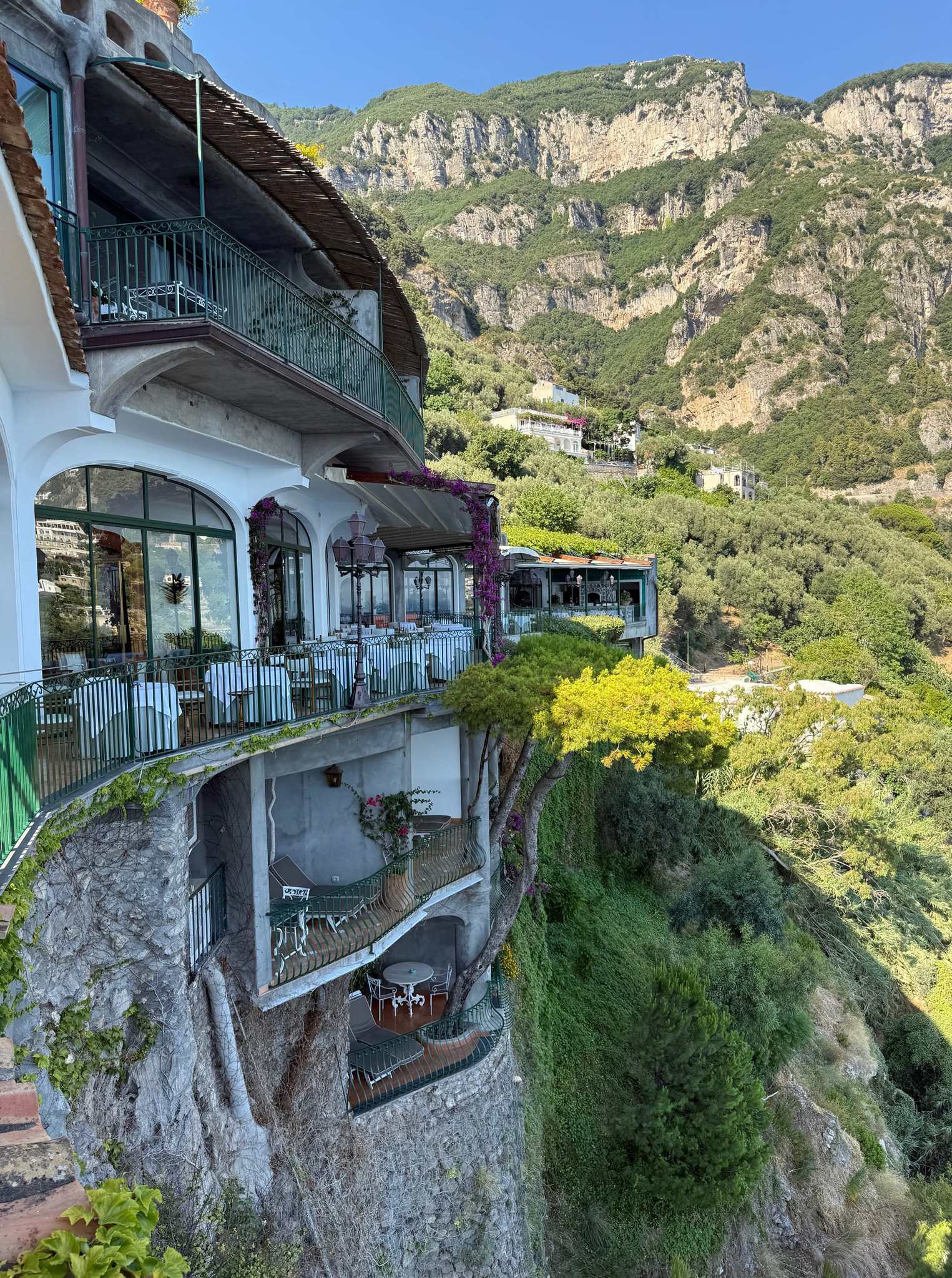 Michelin Yıldızlı Lezzetler ve Sonsuzluk Havuzlu Suitler Arasında Bir Yolculuk