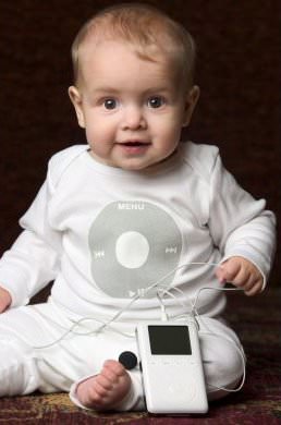 Müzikle büyüyen bebekler mutlu ve başarılı olur