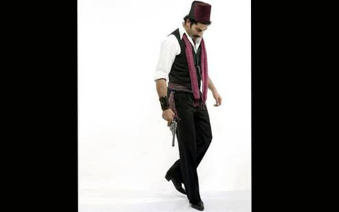 Kenan İmirzalıoğlu kimdir