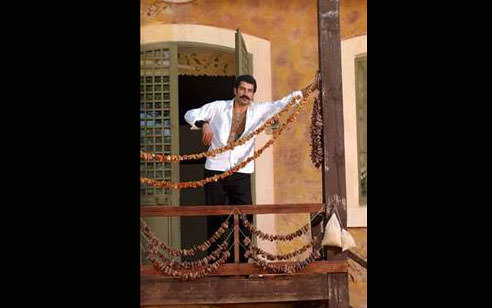 Kenan İmirzalıoğlu kimdir