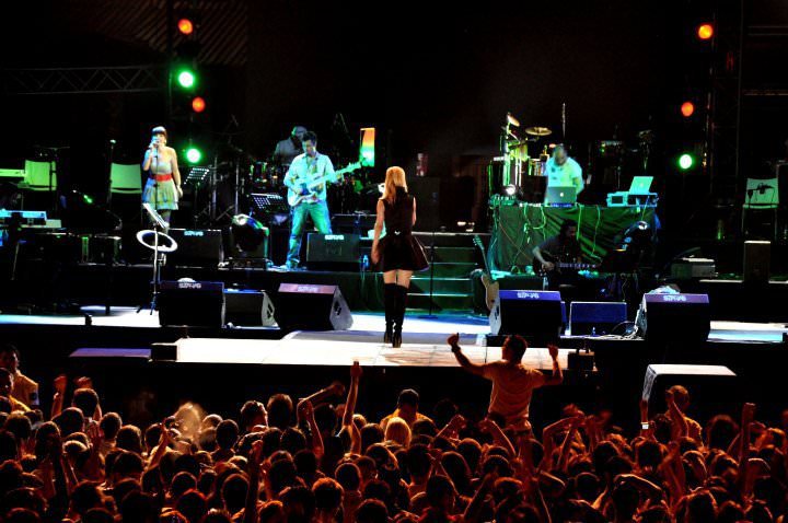 Hande Yener - Beykent Üniversitesi - Geleneksel Pusula Şenlikleri Konseri