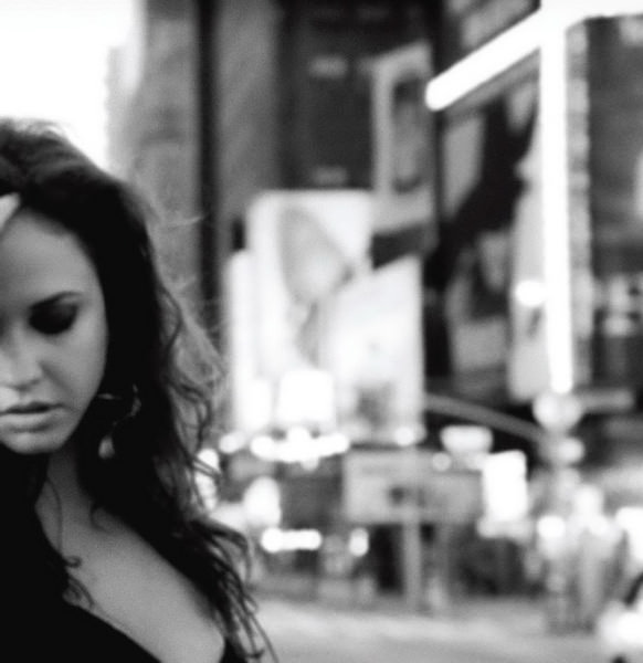 Ayşe Özyılmazel: Bir erkeğin beni çok sevmesine açım!