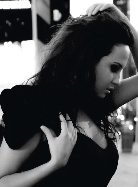 Ayşe Özyılmazel: Bir erkeğin beni çok sevmesine açım!