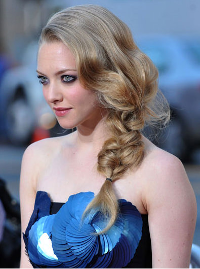 Saçlarda kırmızı halı etkisi!