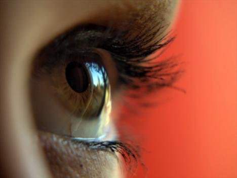 Bahar ayları bu göz hastalığını alevlendiriyor!