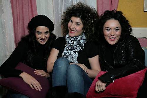 Şebnem'in 1 kocası ve 3 görümcesi var artık...