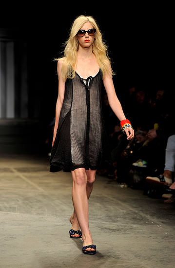 Sienna Miller Twenty8Twelve koleksiyonu