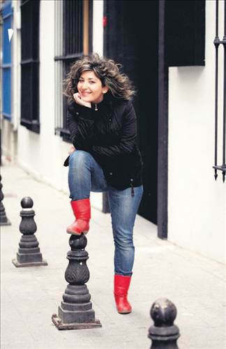 Şebnem'in 1 kocası ve 3 görümcesi var artık...