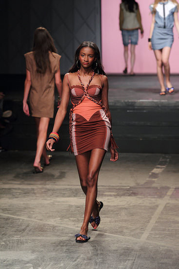 Sienna Miller Twenty8Twelve koleksiyonu