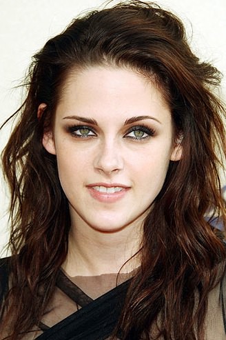 Cool duruş için Kristen saç stili