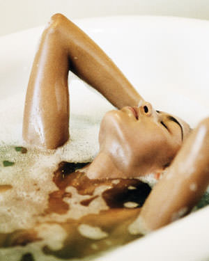 Yemekten sonra banyo yapmak kalbi çok yorar.